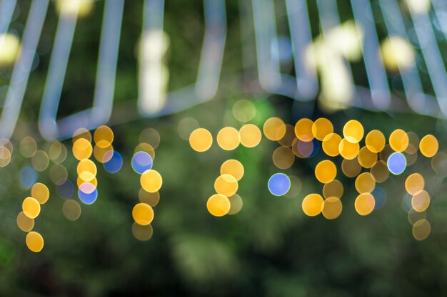 Veilleuses jaunes avec effet bokeh