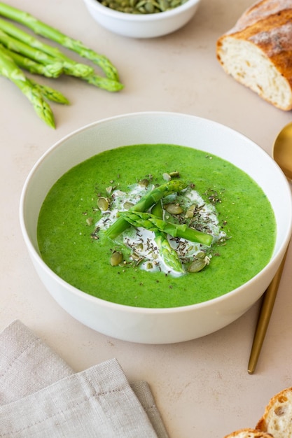 Velouté d'asperges vertes Alimentation saine Plats végétariens Régime