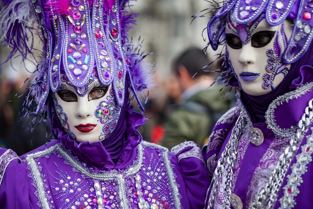 Photo venise, italie. carnaval de venise, tradition italienne typique et fête avec masques en vénétie.