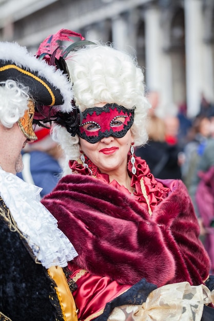 Photo venise, italie. carnaval de venise, tradition italienne typique et fête avec masques en vénétie.