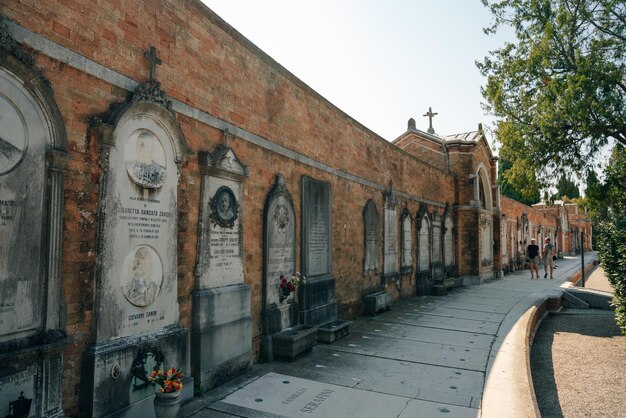 Photo venise italie septembre 2021 l'architecture à l'intérieur du cimetière de san michele venise