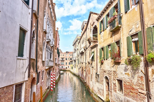 Venise, vieilles rues pittoresques, canal d&#39;eau