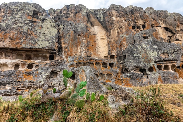 Ventanillas de Otuzco site archéologique péruvien cimetière dans la roche