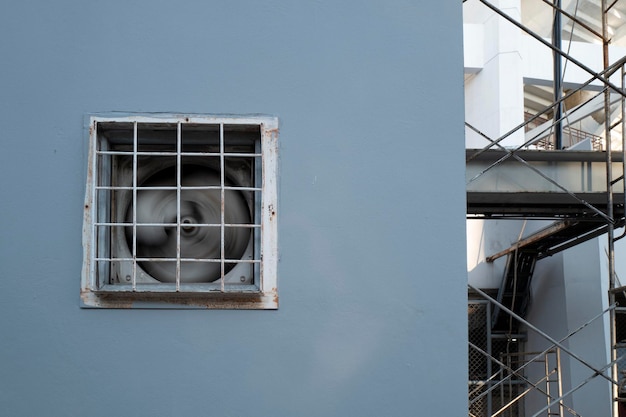 Photo ventilateur mural et de débit d'air du bâtiment