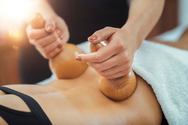 Ventouse en bois Traitement de massage anti-cellulite Maderothérapie