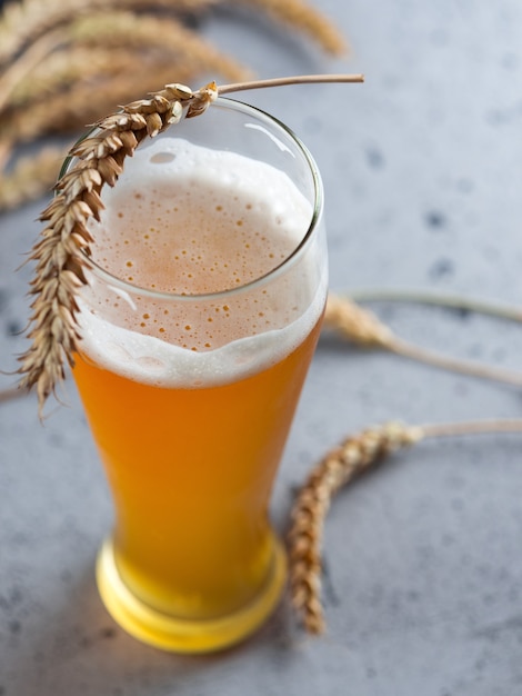 Photo verre de bière de blé vue de dessus