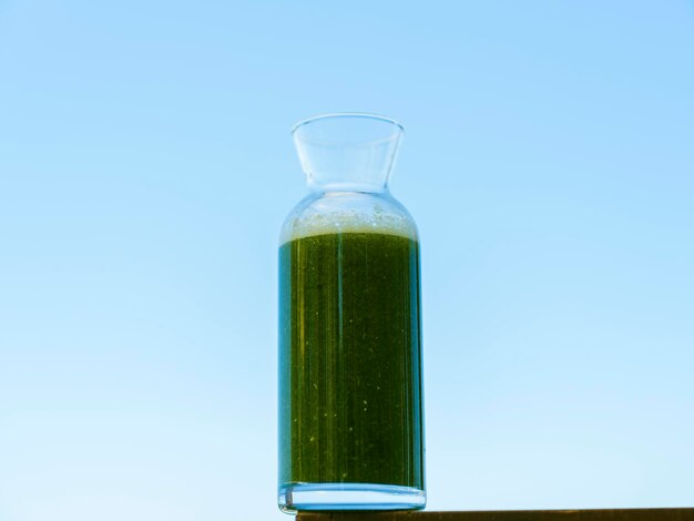 Un verre de boisson détox saine