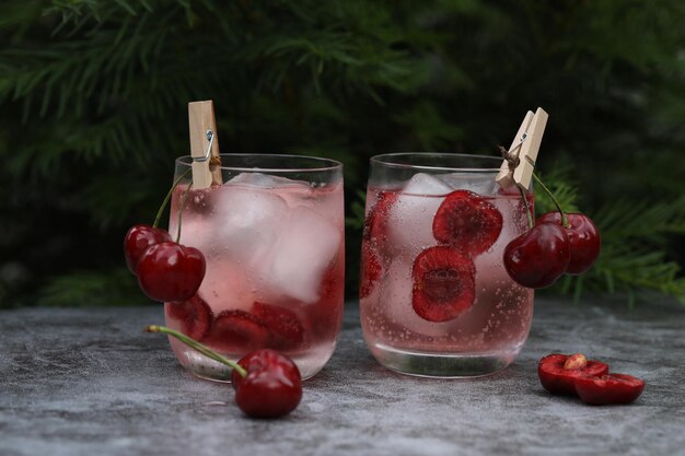 Verre de boisson froide à la cerise douce