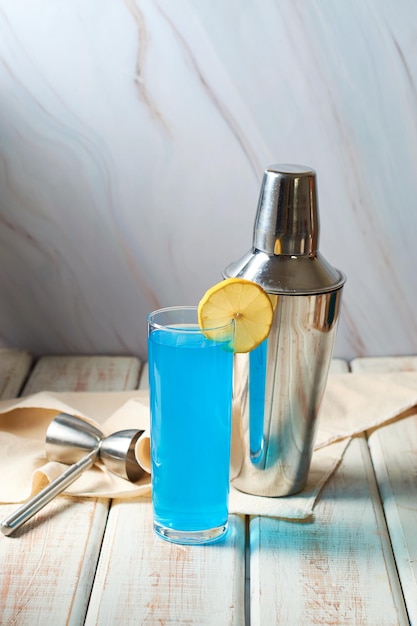 Verre de cocktail lagon bleu