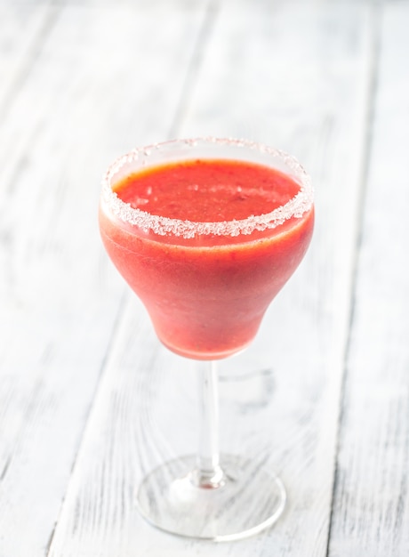 Verre de cocktail margarita aux fraises