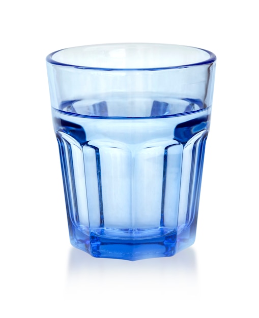 Verre d'eau isolé