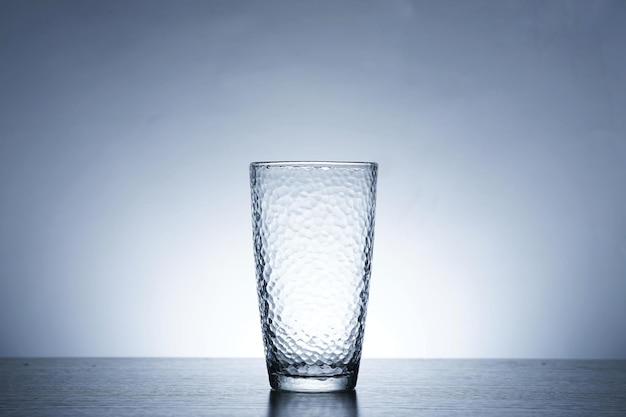 Verre d'eau vide photo