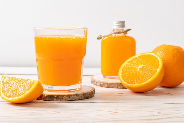 verre de jus d'orange frais