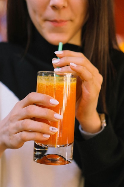 Un verre de jus d'orange savoureux