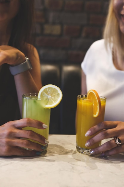 Un verre de jus d'orange savoureux