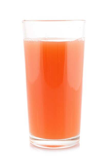 Un verre de jus de pamplemousse