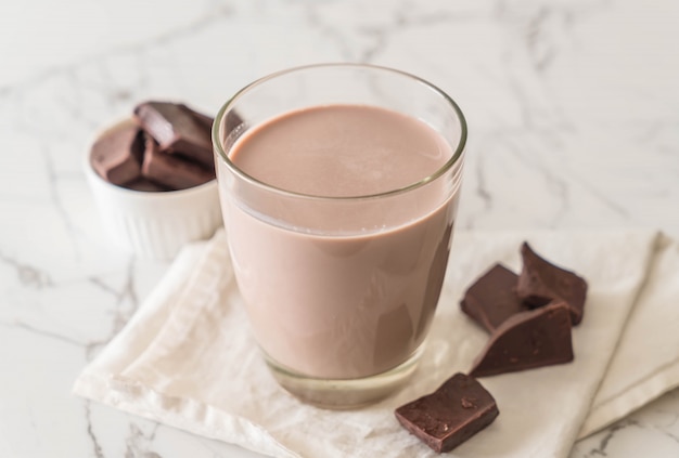 verre de lait au chocolat