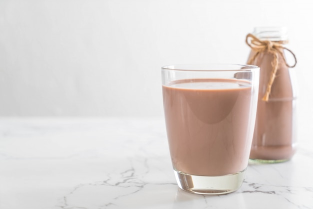 verre de lait au chocolat