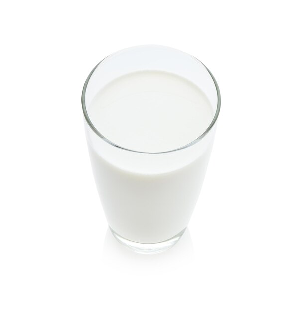 Photo verre de lait isolé sur blanc