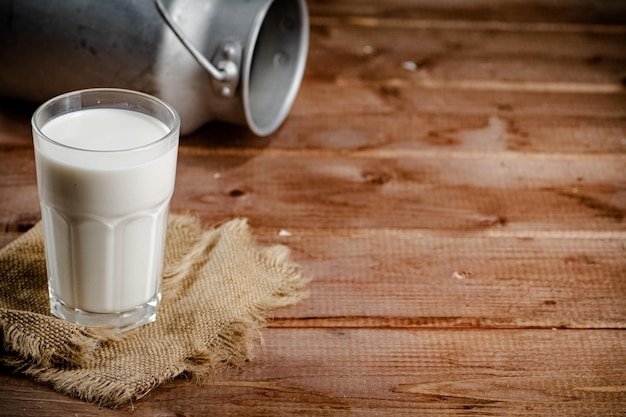 Un verre de lait de village maison