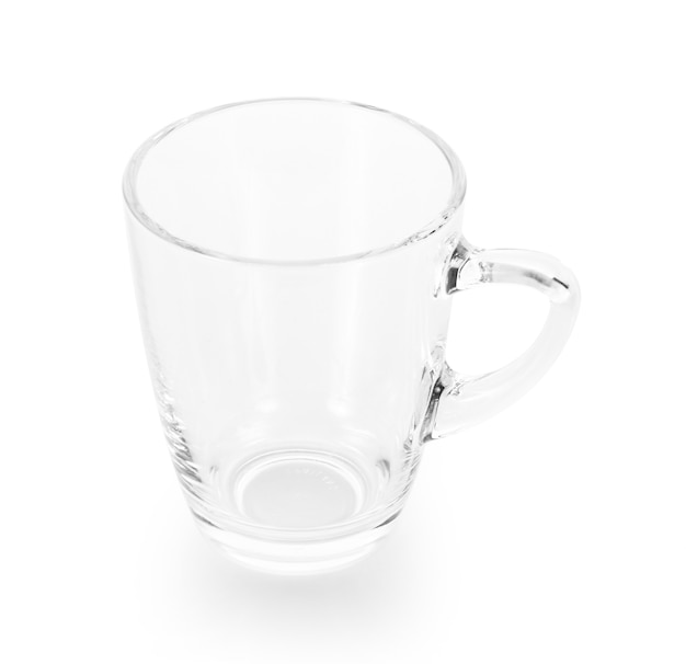 Verre vide isolé sur un blanc.