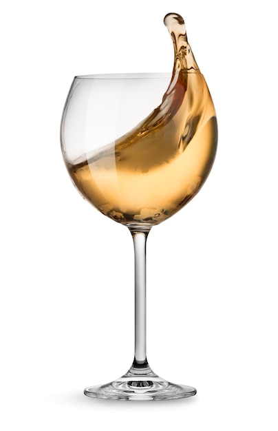 Verre de vin blanc en mouvement sur un fond blanc