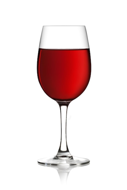 Verre de vin rouge sur fond blanc et avec une ombre douce Le fichier comprend un chemin de détourage