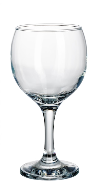 Verre à vin vide isolé sur un blanc