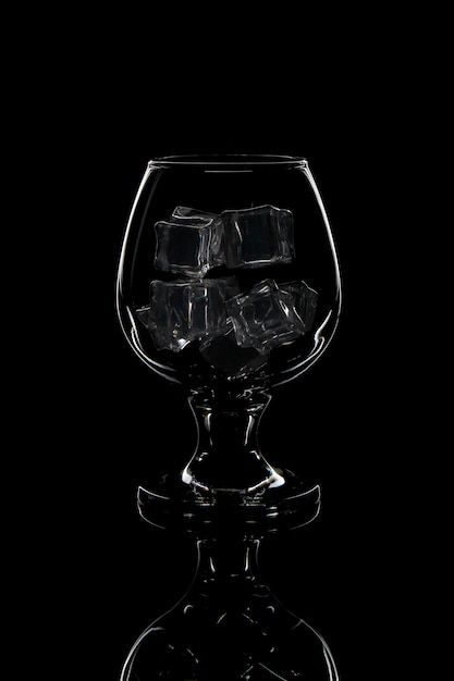 Verre à whisky avec de la glace