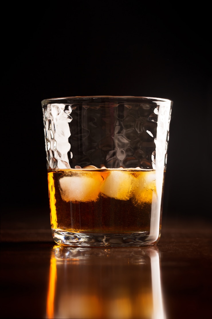Photo verre de whisky traditionnel