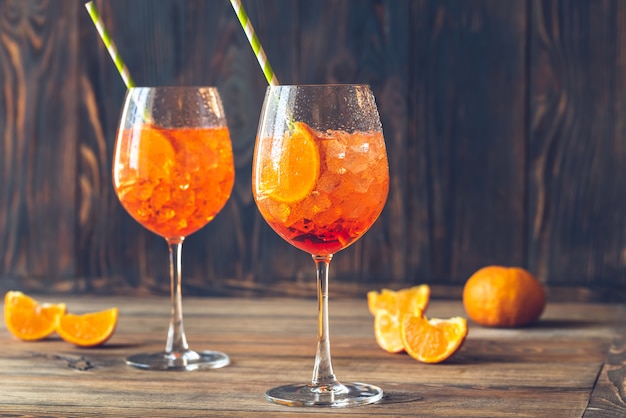 Photo verres de cocktail aperol spritz