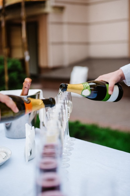 Verres de mariage pour le vin et le champagne en cristal