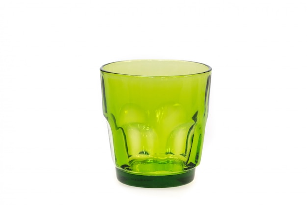 Verres verts sur fond blanc. - Imagem