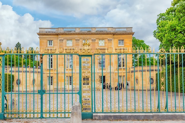 VERSAILLES FRANCE 02 JUILLET 2016 Petit Trianonbeau palais dans un célèbre château de Versailles Château de Versailles