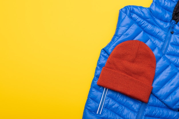 Photo veste bleue pour enfants, vêtements chauds d'hiver. photo de haute qualité