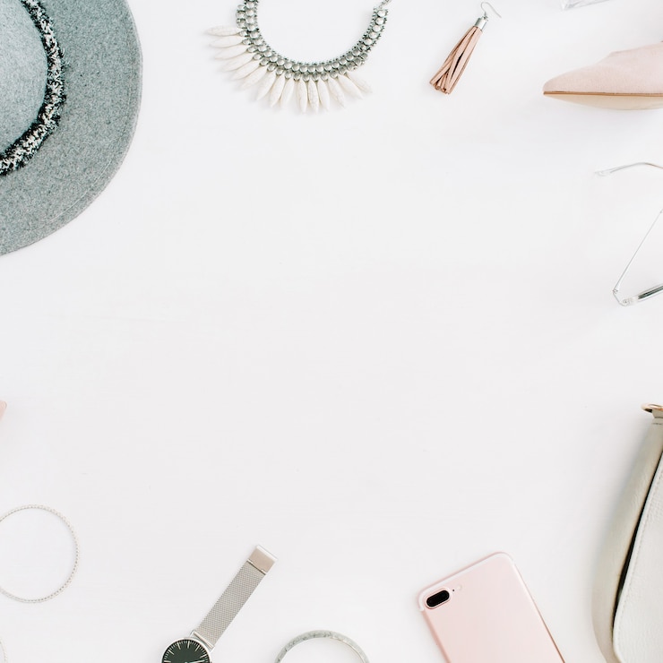 Photo vêtements et accessoires de mode moderne pour femmes avec cadre