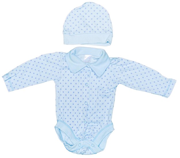 Vêtements de bébé isolé sur fond blanc