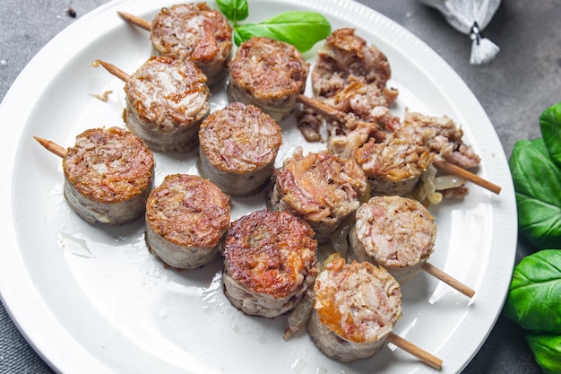 Photo viande d'abats kebab troyes plat de porc repas nourriture collation sur la table copie espace arrière-plan alimentaire