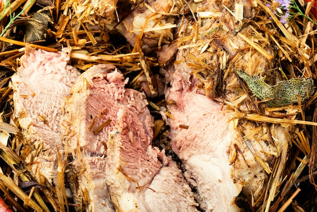 Photo viande au four maison aux herbes épicées