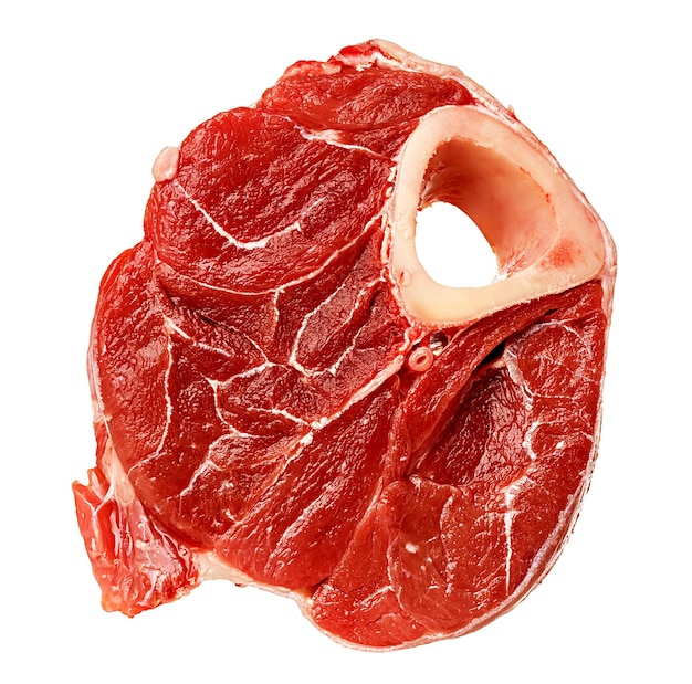 Viande crue de boeuf isolé sur fond blanc