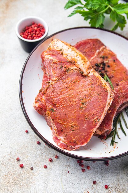 viande crue steak porc boeuf frais repas collation alimentaire sur la table copie espace fond alimentaire