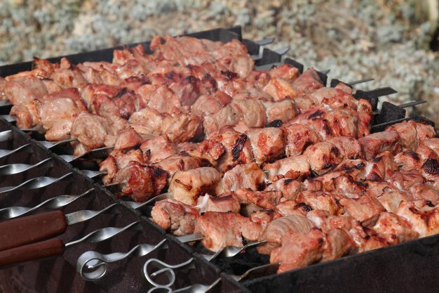 Photo la viande est grillée schaschlik