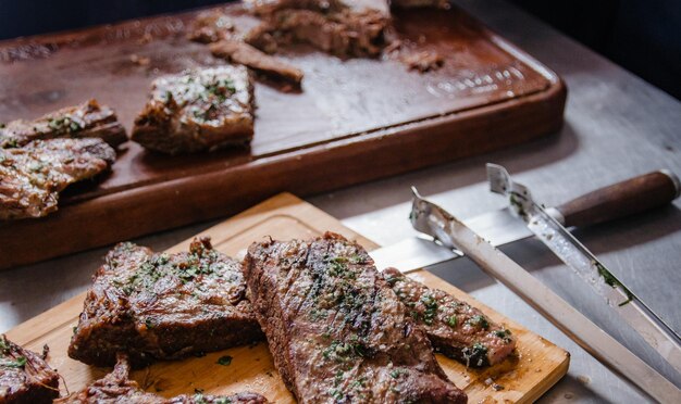 Viande grillée exquise à déguster et à manger