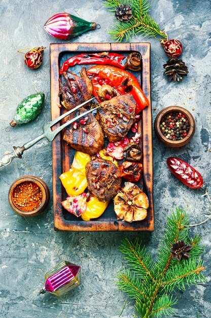 Viande grillée de Noël