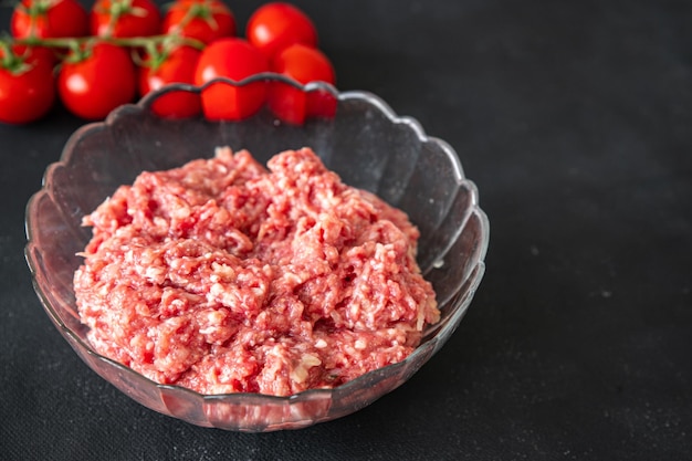 viande hachée boeuf frais repas de porc nourriture sur la table copie espace nourriture fond rustique