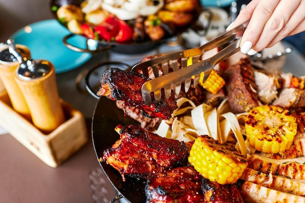 Viande de maïs aux côtes levées cuites seulement