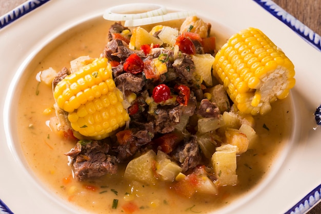 Photo viande et maïs - guisado - plat traditionnel brésilien