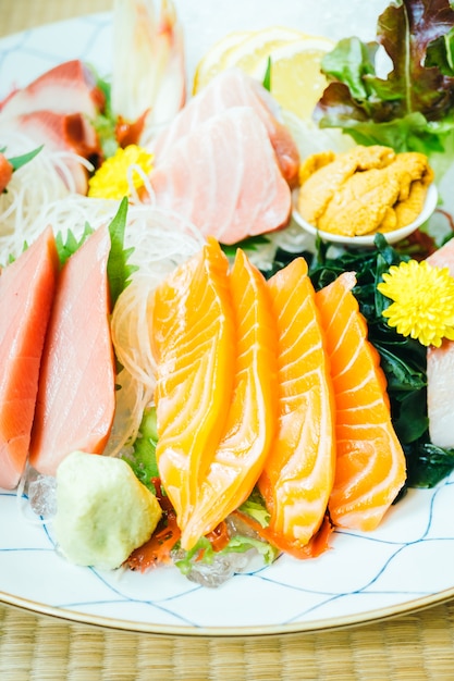 Viande de poisson sashimi brut et frais