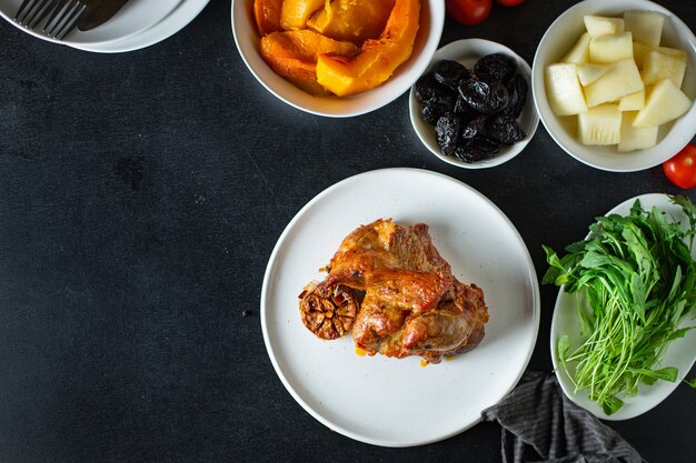 Viande de porc frite ou ingrédient de bœuf pour préparer un repas sain