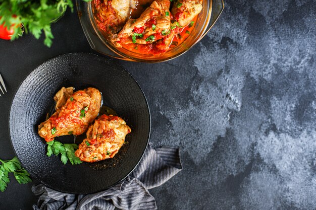 Viande de poulet sauce tomate chakhokhbili